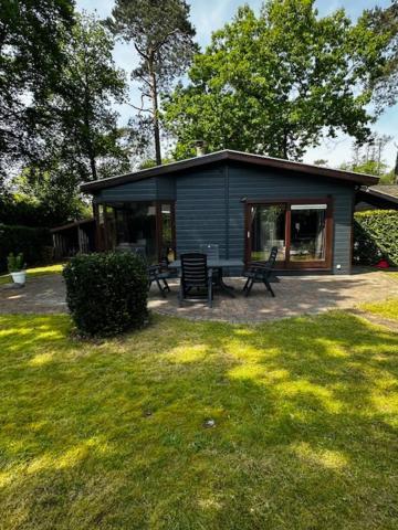 Dubbele Chalet Op Recreatiepark Topparken Op De Veluwe In Beekbergen Met Grote Vrije Tuin En Eigen Parkeerplaats Εξωτερικό φωτογραφία